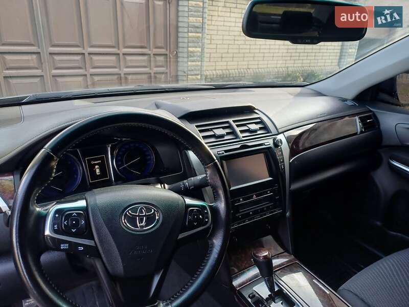 Седан Toyota Camry 2015 в Харкові