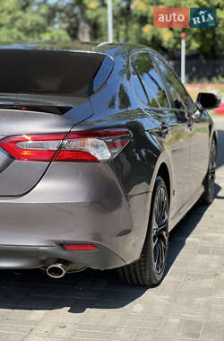 Седан Toyota Camry 2018 в 