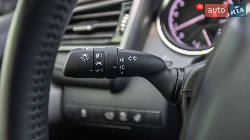 Седан Toyota Camry 2022 в Днепре фото 23 Седан Toyota Camry 2022 в Днепре