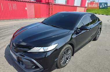 Седан Toyota Camry 2019 в 