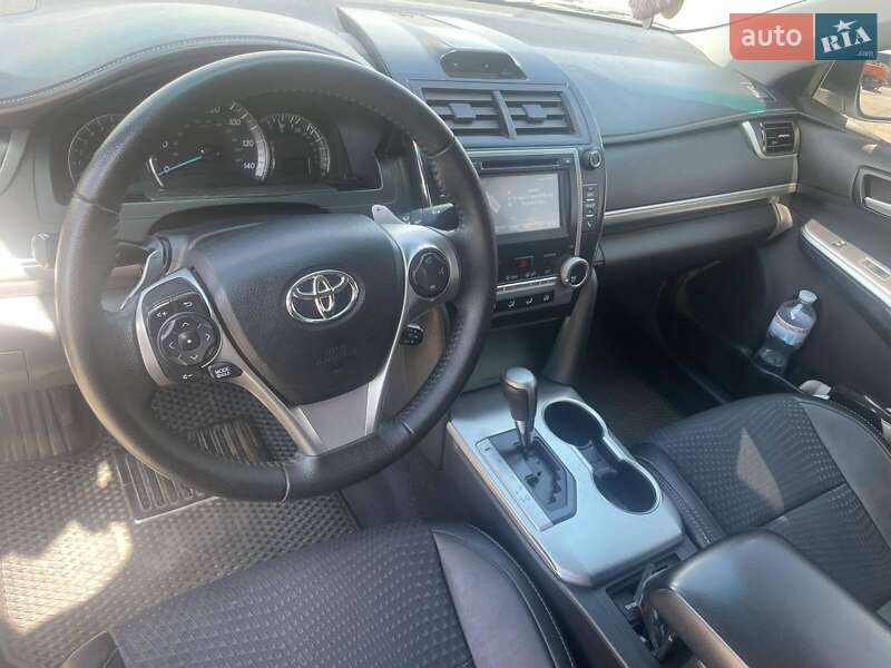 Седан Toyota Camry 2014 в Києві