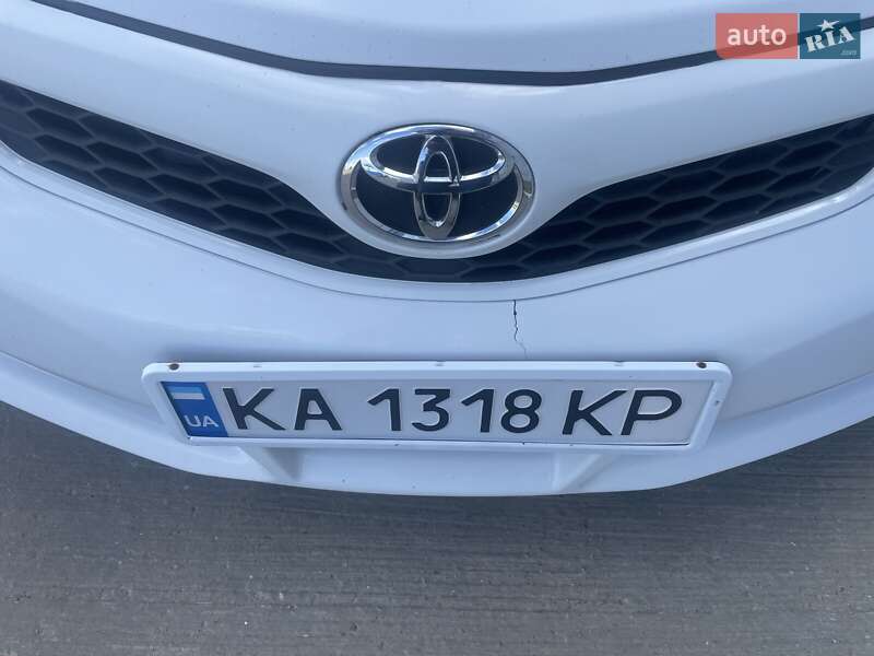 Седан Toyota Camry 2014 в Києві