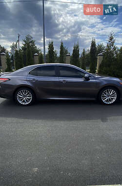 Седан Toyota Camry 2017 в Ивано-Франковске