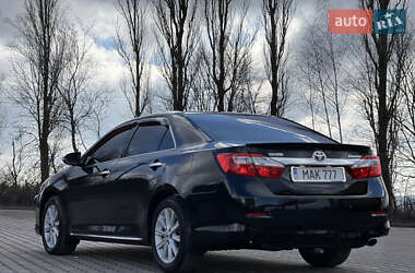 Седан Toyota Camry 2012 в 