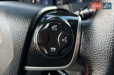 Седан Toyota Camry 2012 в 