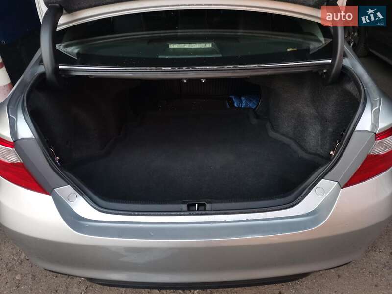 Седан Toyota Camry 2015 в Стрию