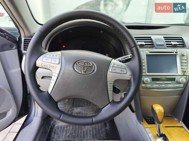 Седан Toyota Camry 2006 в Днепре