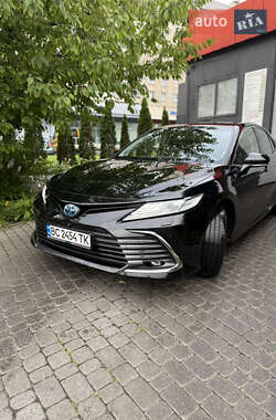 Седан Toyota Camry 2024 в Львове