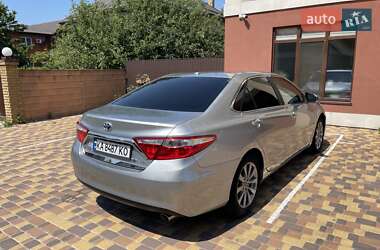 Седан Toyota Camry 2015 в Киеве