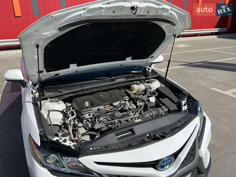 Седан Toyota Camry 2020 в Киеве