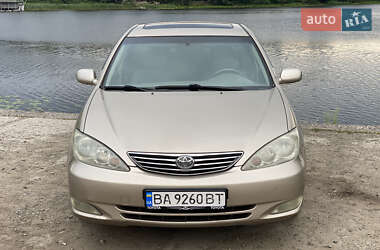 Седан Toyota Camry 2003 в Киеве