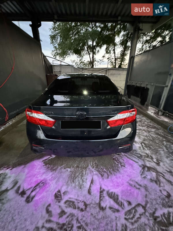 Седан Toyota Camry 2011 в Києві