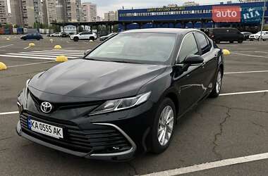 Седан Toyota Camry 2024 в Киеве