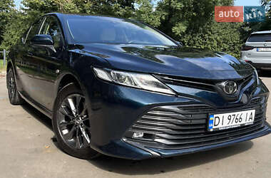 Седан Toyota Camry 2017 в Львове