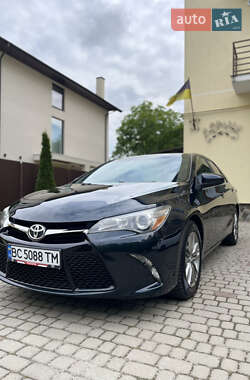 Седан Toyota Camry 2015 в Львові