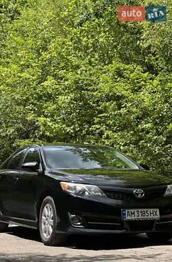 Седан Toyota Camry 2014 в Житомире