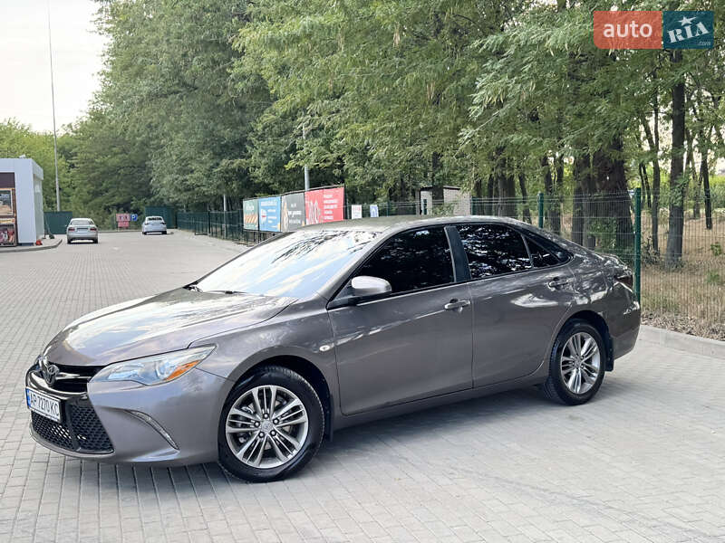Седан Toyota Camry 2015 в Дніпрі