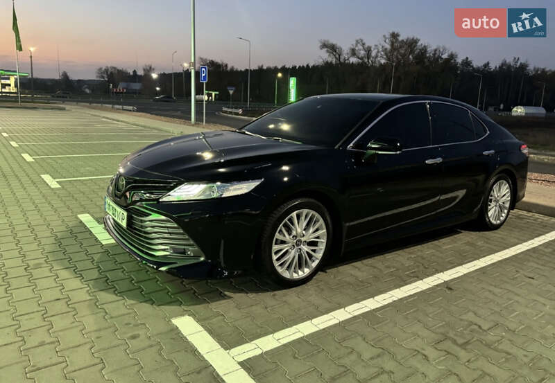 Седан Toyota Camry 2018 в Броварах