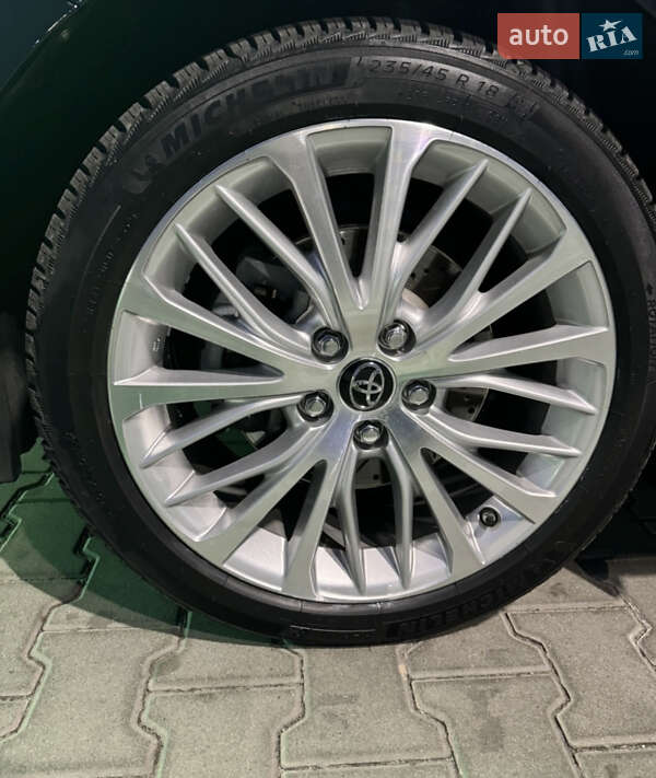 Седан Toyota Camry 2018 в Броварах