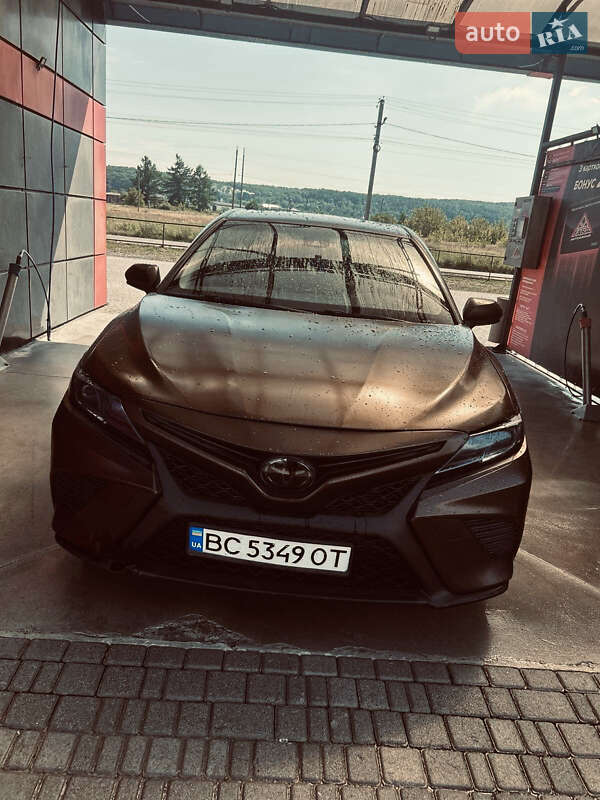 Седан Toyota Camry 2018 в 