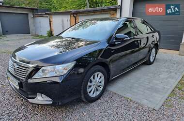 Седан Toyota Camry 2011 в Львове