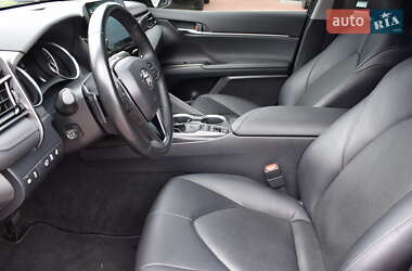 Седан Toyota Camry 2024 в 