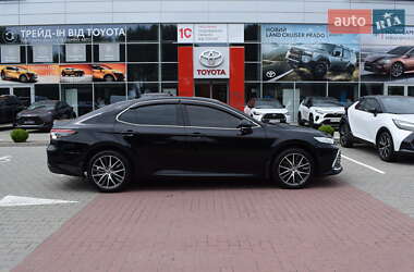 Седан Toyota Camry 2024 в 