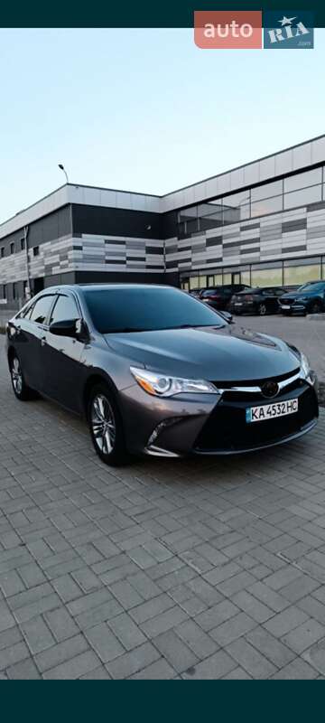 Toyota Camry 2016