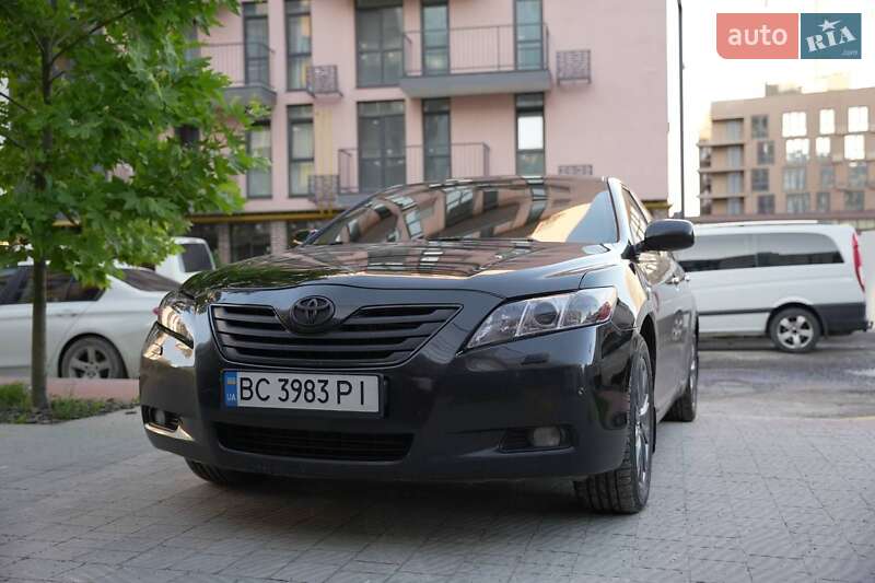 Седан Toyota Camry 2007 в Львові