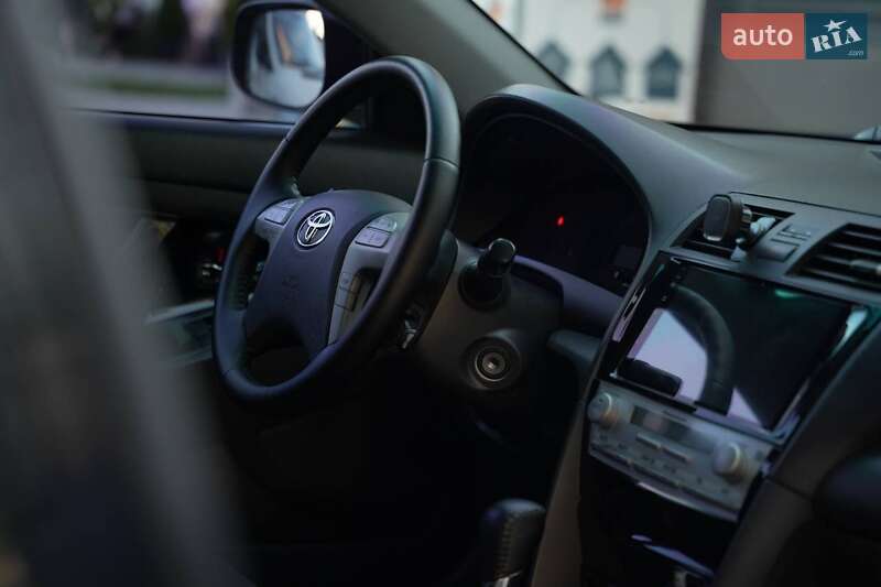 Седан Toyota Camry 2007 в Львові