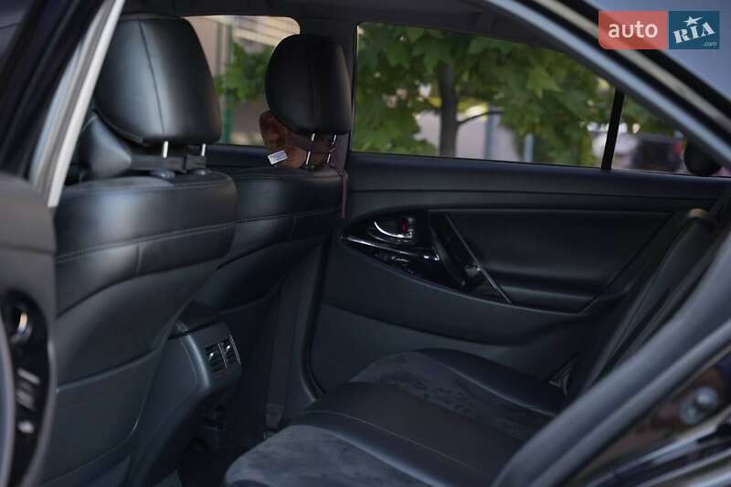 Седан Toyota Camry 2007 в Львові