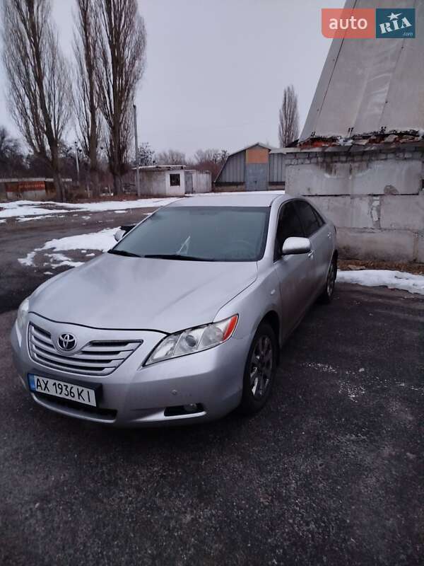 Седан Toyota Camry 2008 в Харькове