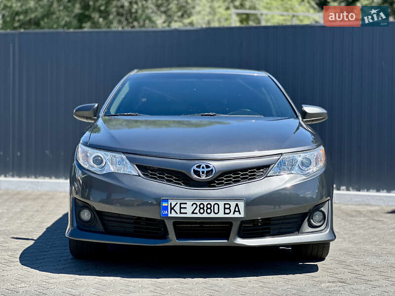 Седан Toyota Camry 2012 в Кам'янському
