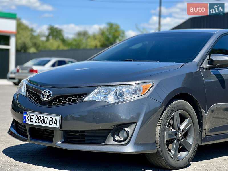 Седан Toyota Camry 2012 в Кам'янському