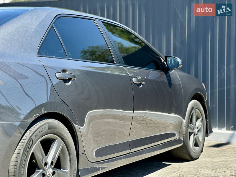 Седан Toyota Camry 2012 в Кам'янському