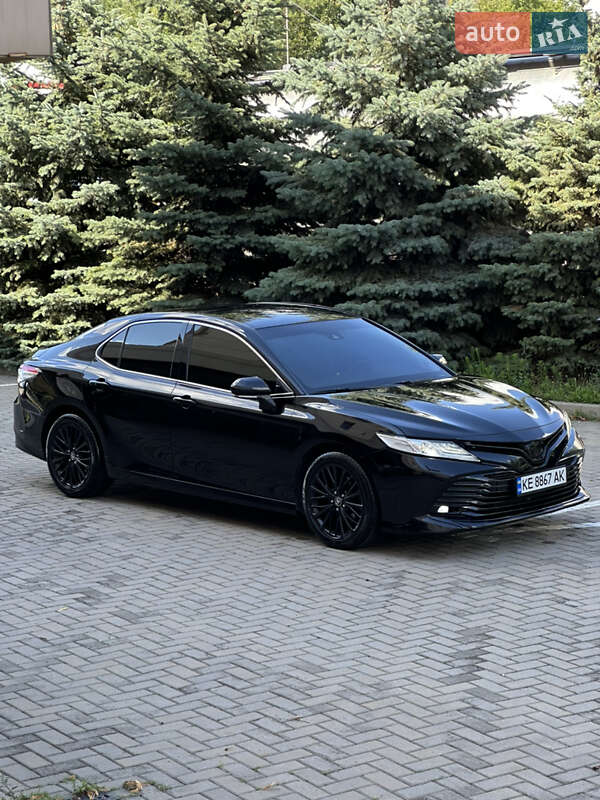 Седан Toyota Camry 2017 в Харькове