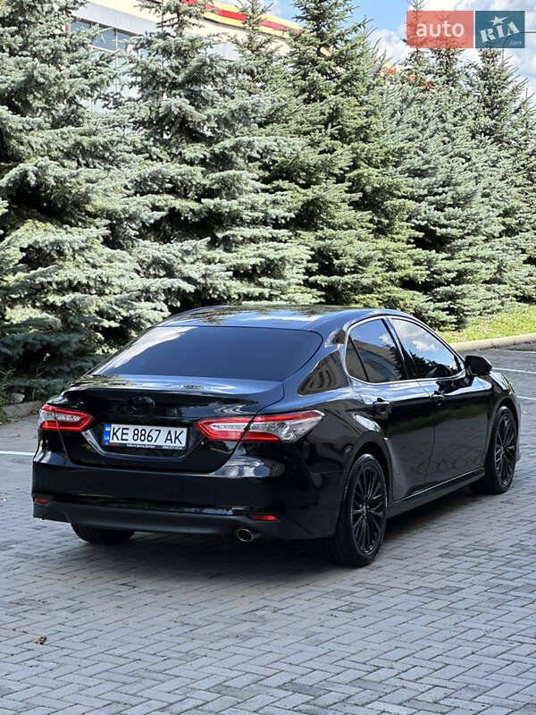 Седан Toyota Camry 2017 в Харькове