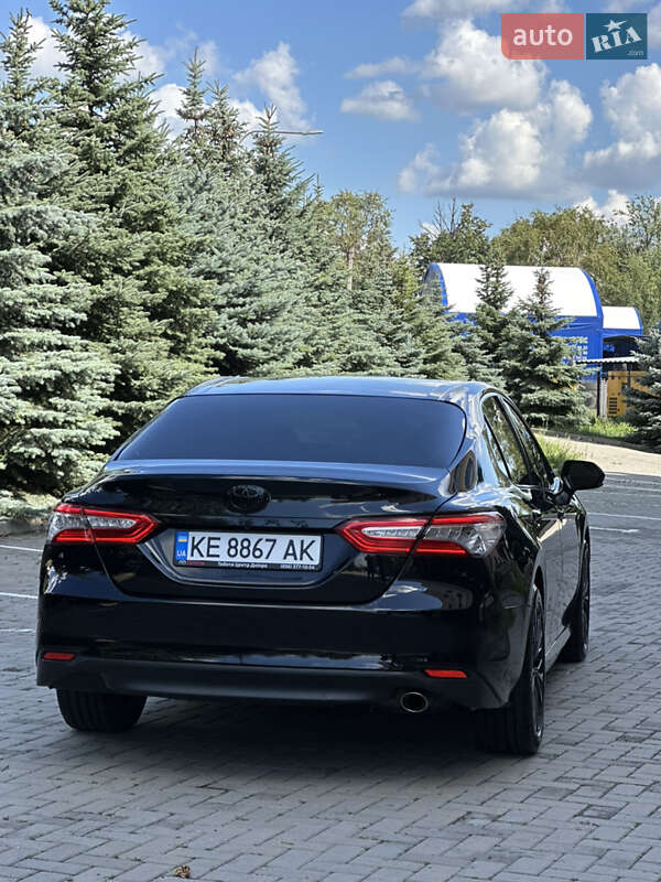 Седан Toyota Camry 2017 в Харькове