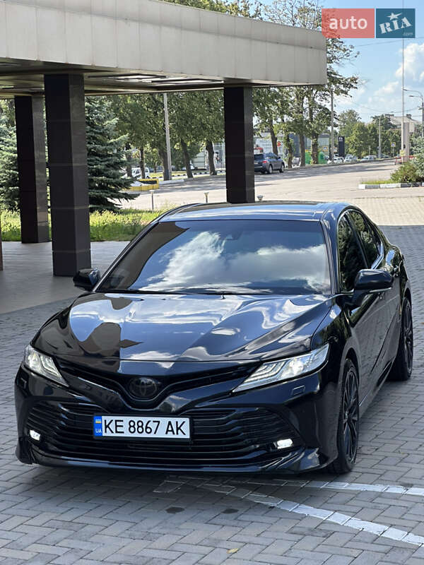 Седан Toyota Camry 2017 в Харькове