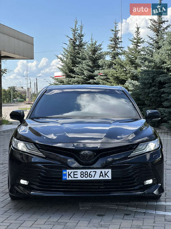 Седан Toyota Camry 2017 в Харькове