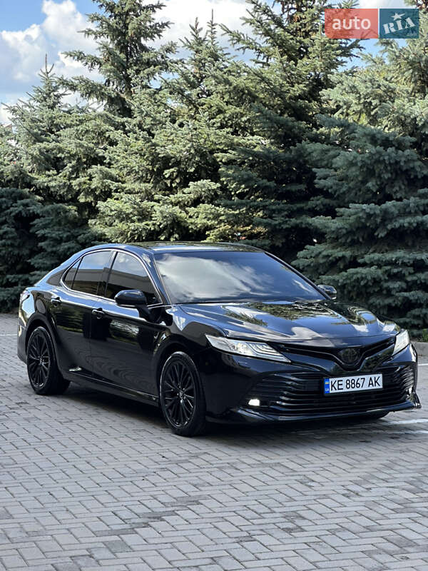 Седан Toyota Camry 2017 в Харькове