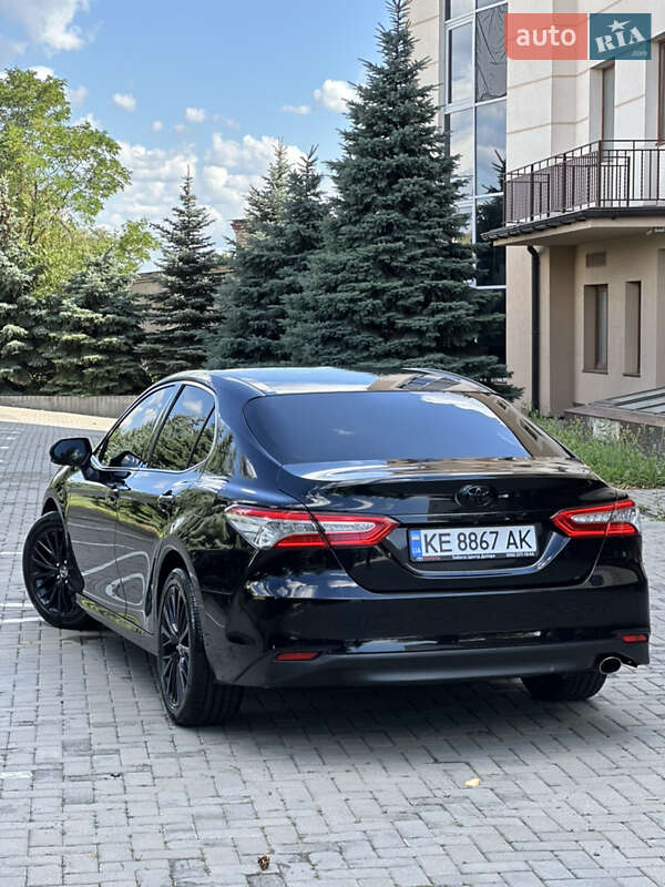 Седан Toyota Camry 2017 в Харькове