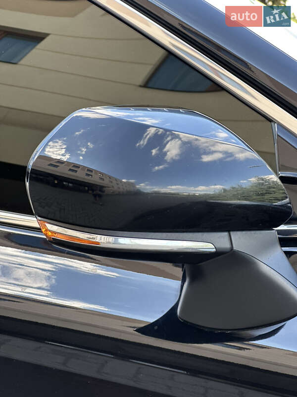 Седан Toyota Camry 2017 в Харькове