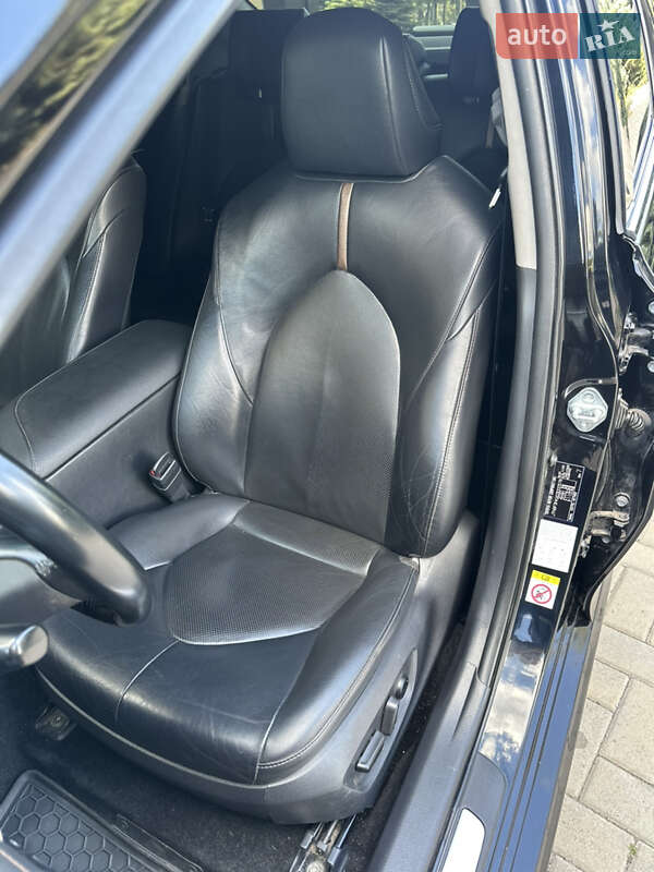 Седан Toyota Camry 2017 в Харькове