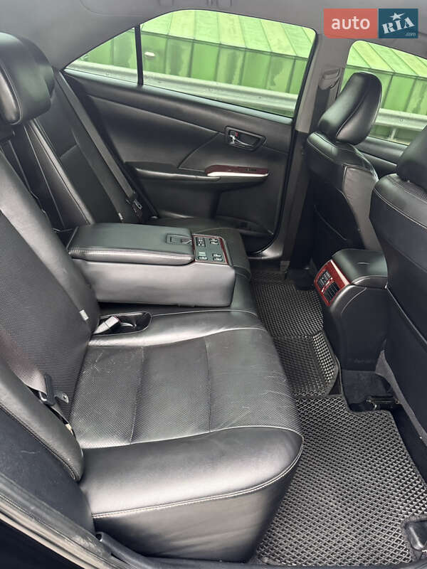 Седан Toyota Camry 2011 в Киеве