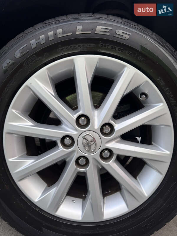 Седан Toyota Camry 2011 в Киеве
