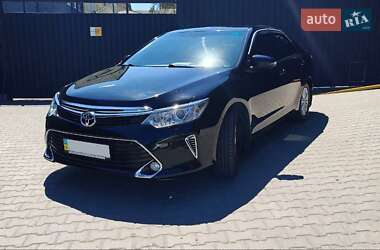 Седан Toyota Camry 2017 в Киеве