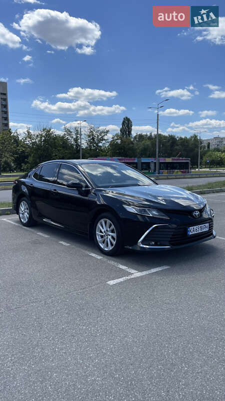 Toyota Camry 2021