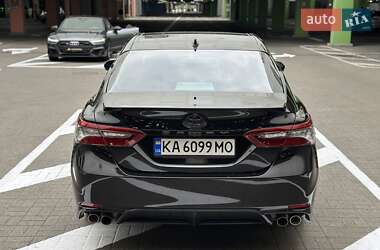 Седан Toyota Camry 2021 в 