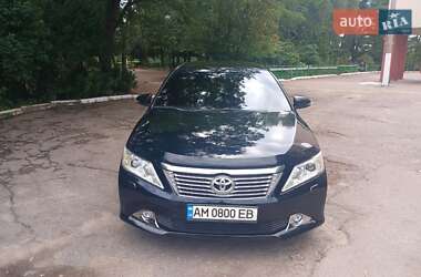 Седан Toyota Camry 2014 в Житомирі